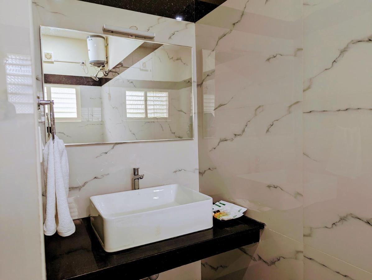 Hotel Tpc Camphor à Tiruchirappalli Extérieur photo